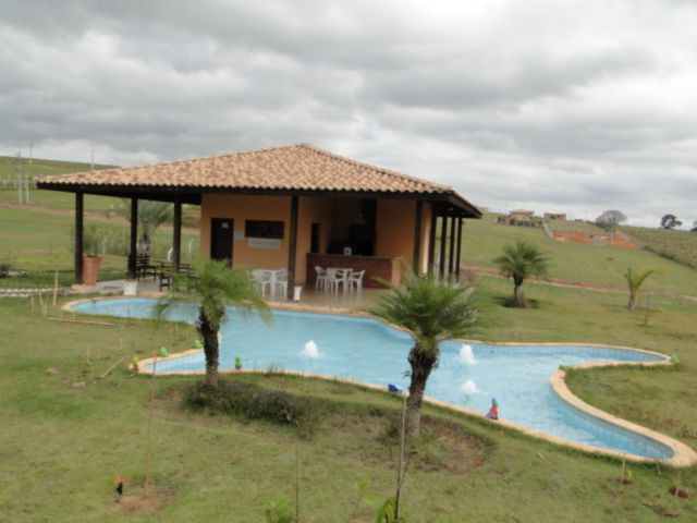 Terreno à Venda em Sarapuí - SP